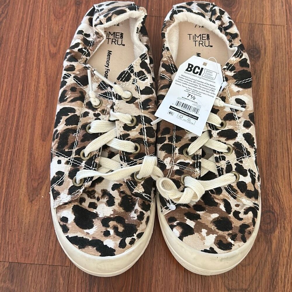 NWT Time and Tru leopard memory foam sneakers beige brown size 7.5